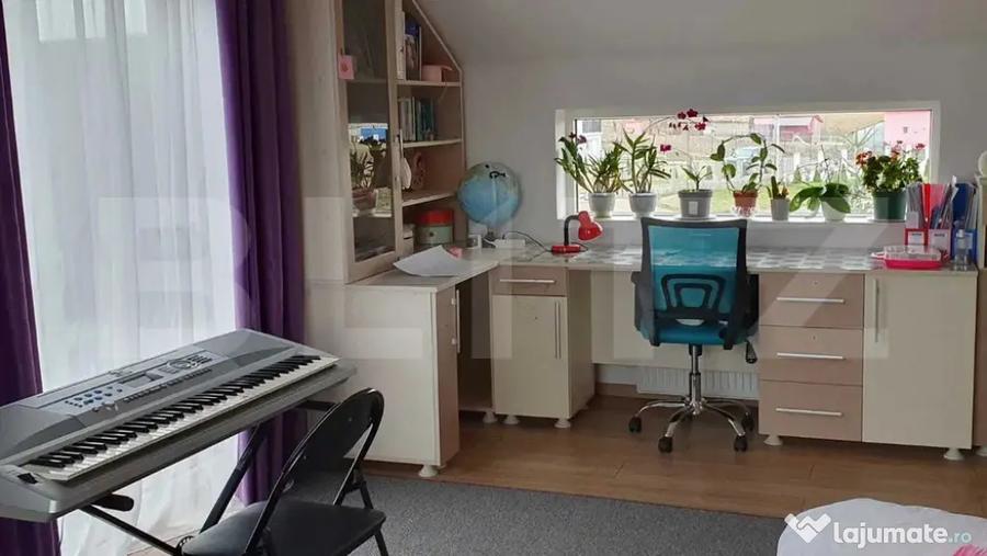 Casă cu 4 camere cu Teren 4472 Mp în Central