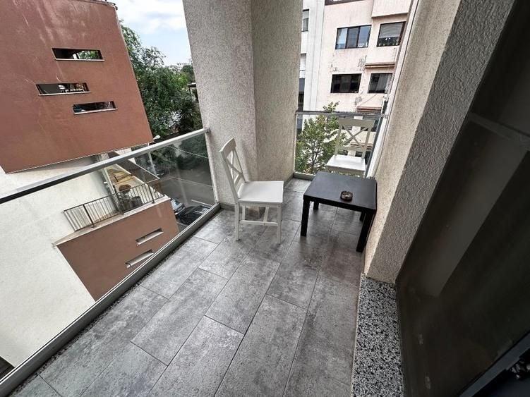 Apartament cu 3 camere semidecomandat, mobilat în Domenii