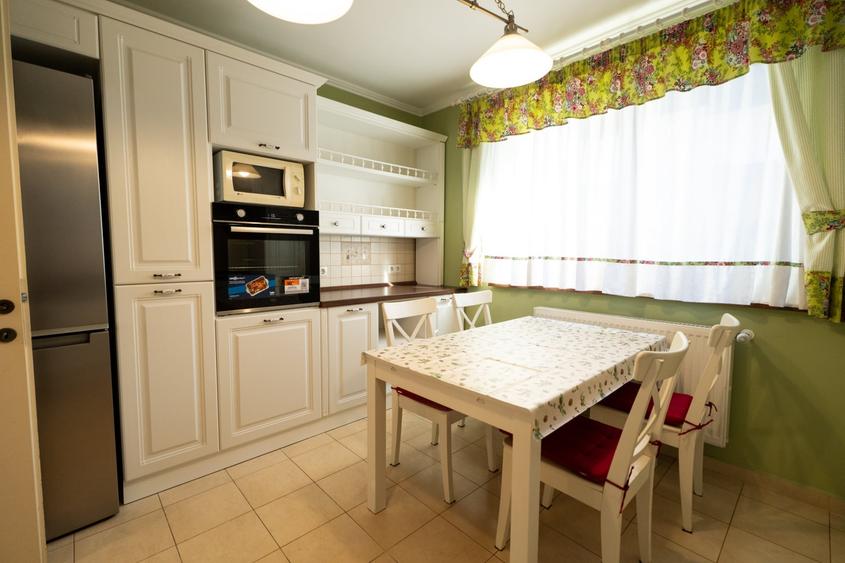 Apartament cu 4 camere decomandat, mobilat în Baciu