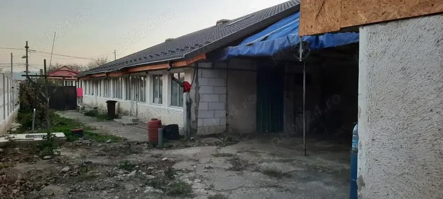 Casă cu 4 camere în Onești