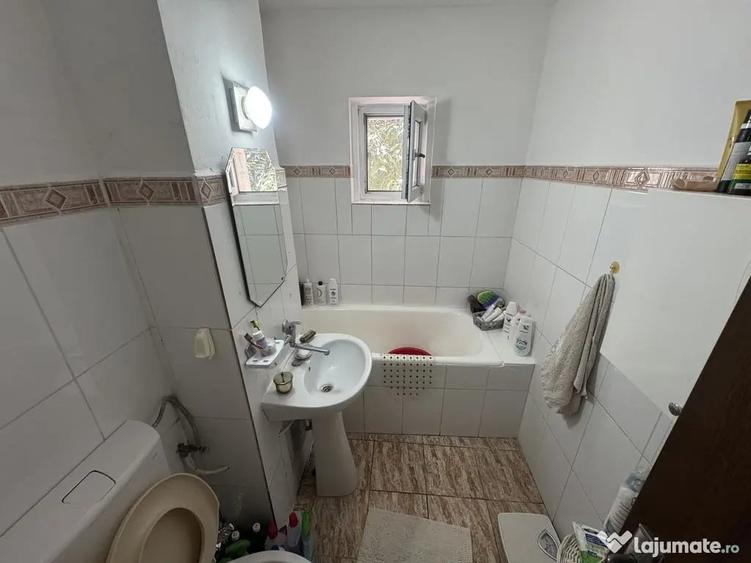 Apartament cu 4 camere decomandat în Central