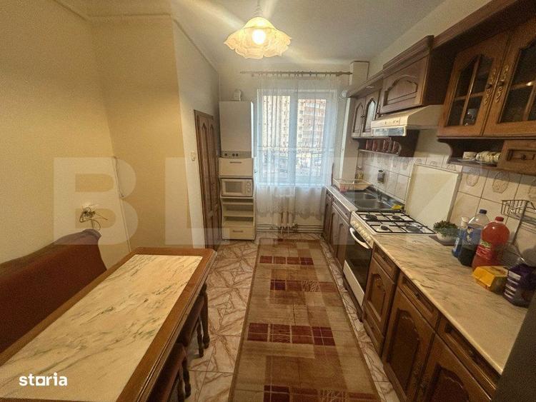 Apartament cu 3 camere decomandat în Cetate