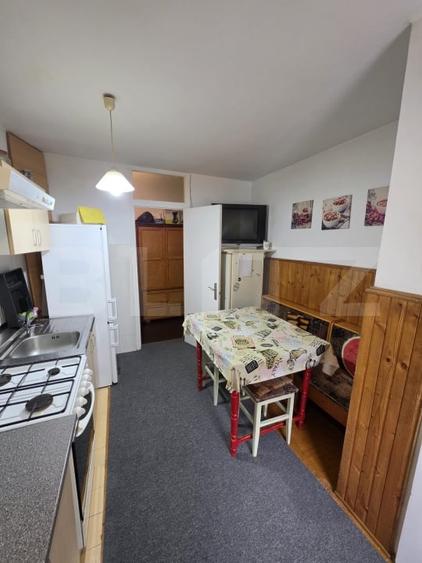 Apartament cu 3 camere decomandat, mobilat în Zorilor