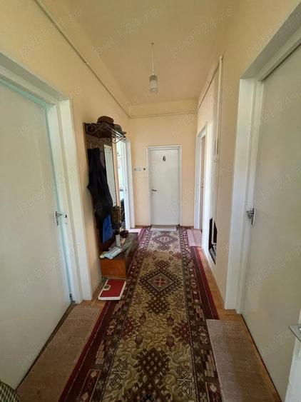 Casă cu 3 camere cu Teren 200 Mp în Central