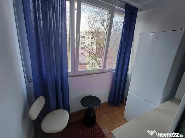 Garsonieră semidecomandată în Apărătorii Patriei