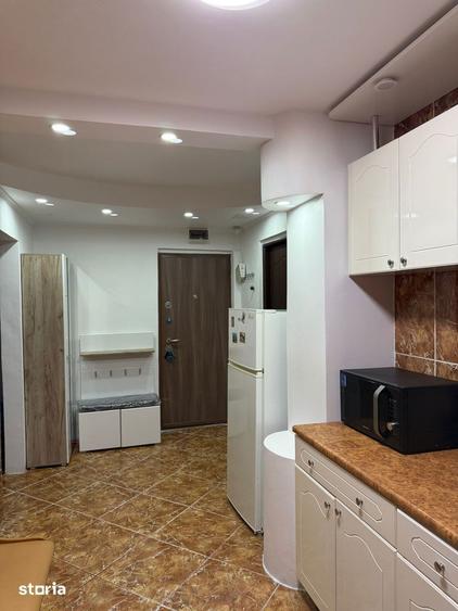 Apartament cu 2 camere, mobilat în Central