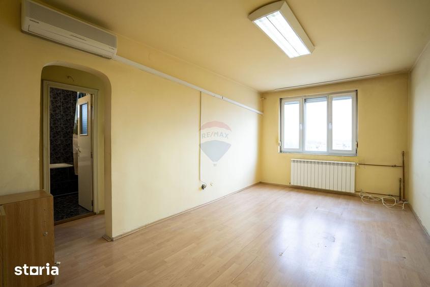 Apartament cu 4 camere în Decebal