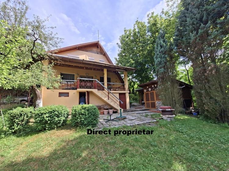 Casă cu 4 camere cu Teren 3300 Mp în Central