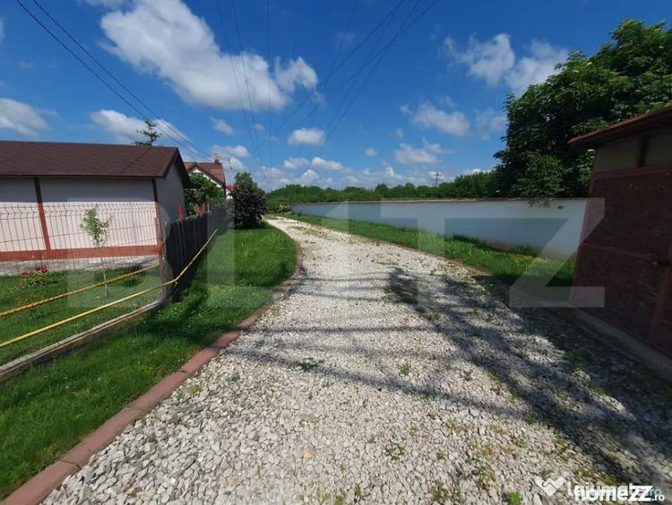 Casă cu 5 camere cu Teren 2022 Mp în Valea