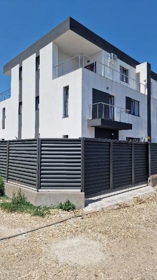 Duplex cu 4 camere cu Canalizare în Central