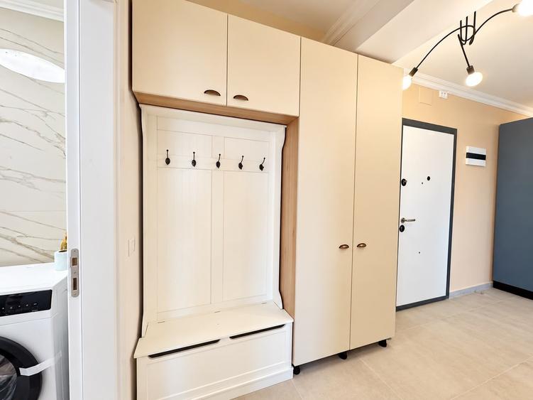 Apartament cu 3 camere decomandat, mobilat în Energia
