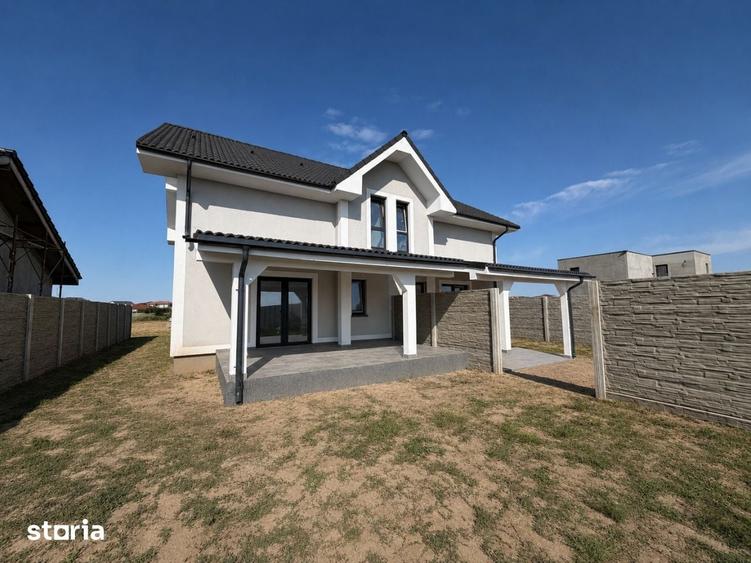 Casă cu 4 camere cu Teren 350 Mp în Urseni