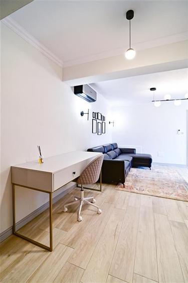 Apartament cu 3 camere decomandat, mobilat în Ultracentral