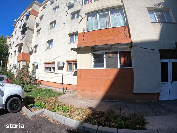 Apartament cu 4 camere decomandat în Central