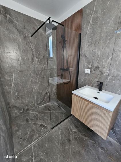 Casă cu 4 camere cu Teren 335 Mp în Trivale