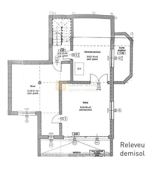 Casă cu 5 camere cu Teren 1400 Mp în Aroneanu