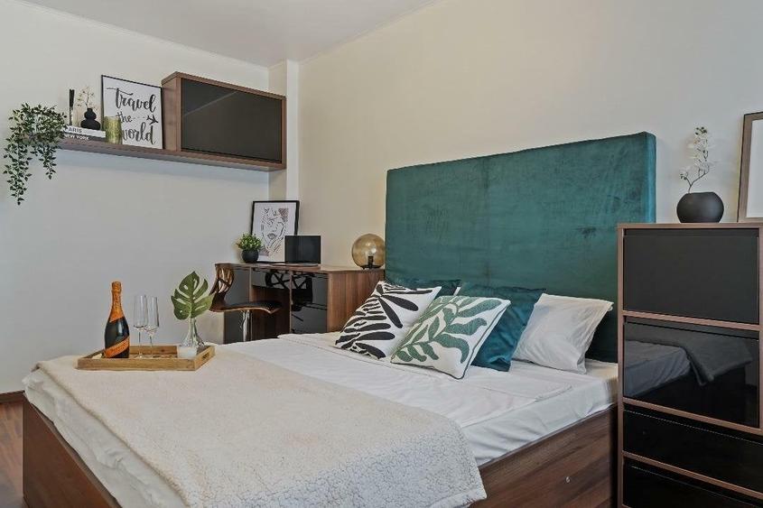 Apartament cu 2 camere semidecomandat, mobilat în P-ța Romană