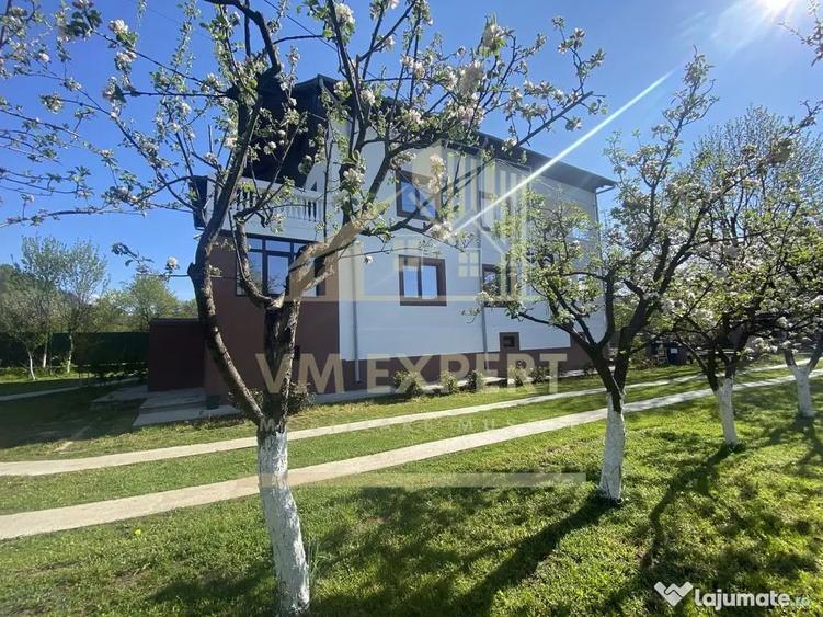 Casă cu 5 camere cu Teren 2078 Mp în Câmpulung Muscel