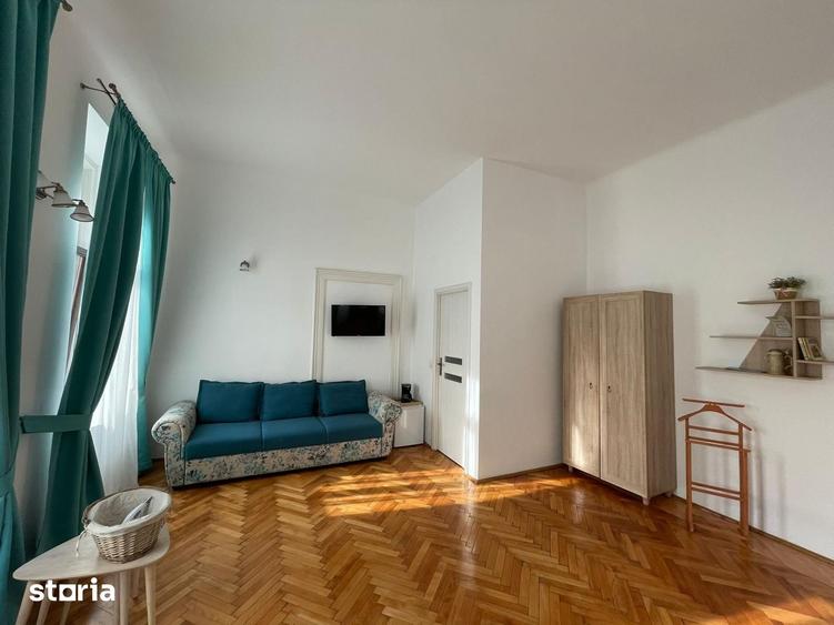 Apartament cu 8 camere în Central