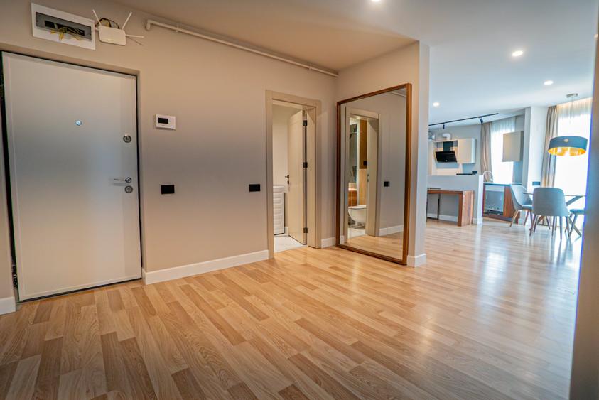Apartament cu 3 camere decomandat, mobilat în Tomis Nord