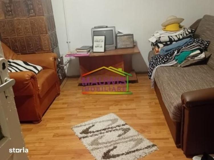 Casă cu 3 camere în Sintești