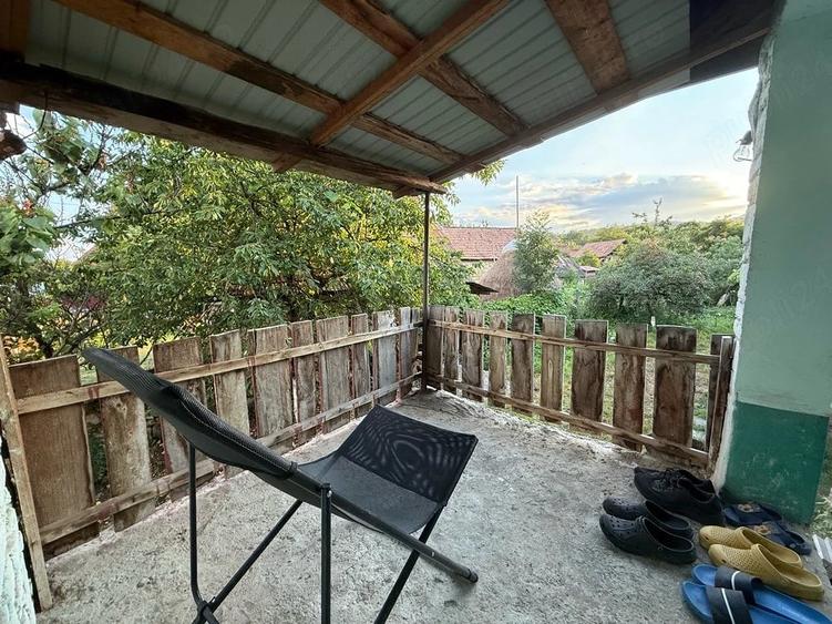 Casă cu Teren 470 Mp în Podeni