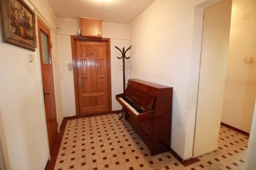 Apartament cu 4 camere decomandat, mobilat în Lujerului