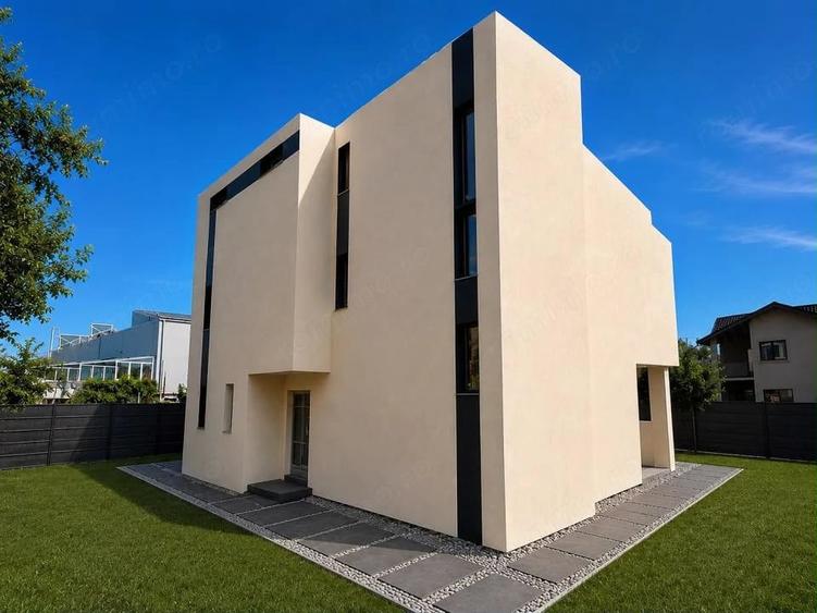 Casă cu 7 camere cu Teren 391 Mp în Chiajna