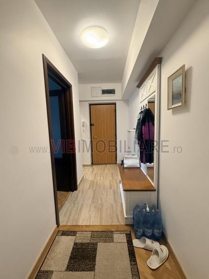 Apartament cu 3 camere decomandat în Victoriei