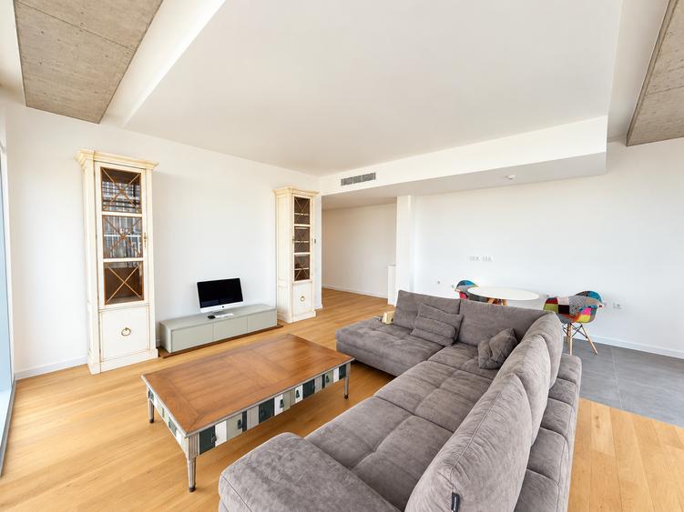 Apartament cu 3 camere decomandat în Floreasca