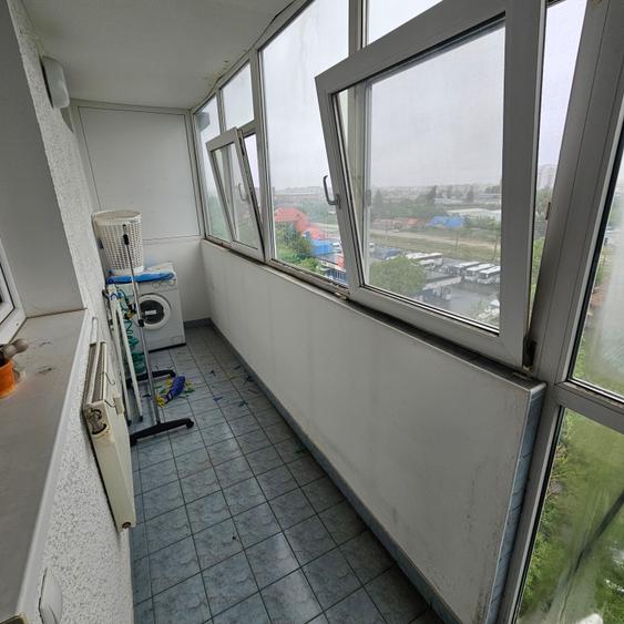 Apartament cu 3 camere semidecomandat, mobilat în Gara de Est