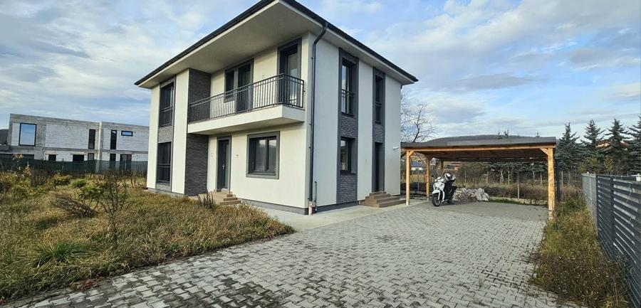 Casă individuală cu 4 camere cu Canalizare în Gilău