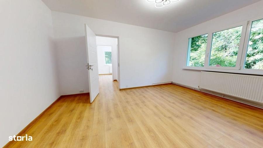 Apartament cu 2 camere semidecomandat în Centrul Civic