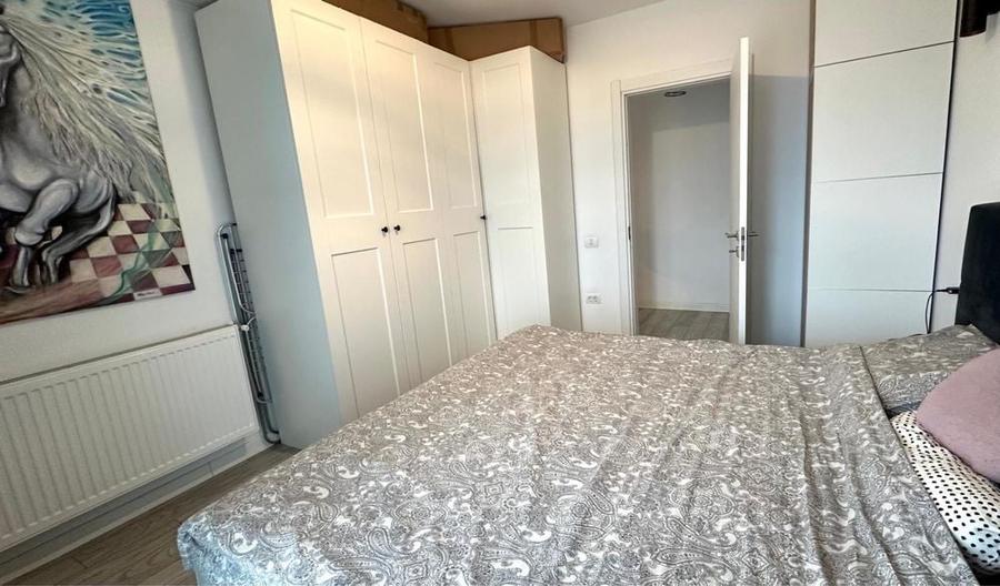 Apartament cu 3 camere semidecomandat în Matei Voievod