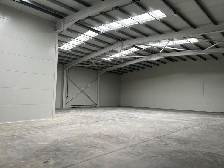 Spațiu industrial, de 595 mp, în Rudeni