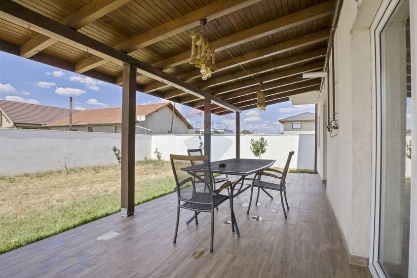Duplex cu 8 camere cu Teren 491 Mp în Vladimirescu