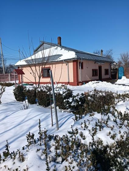 Casă cu 3 camere în Traian