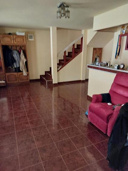 Casă cu 3 camere cu Teren 2000 Mp în Toplița
