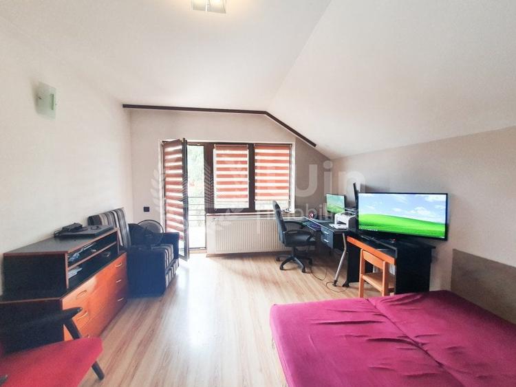 Casă individuală cu 5 camere cu Canalizare în Dâmbul Rotund