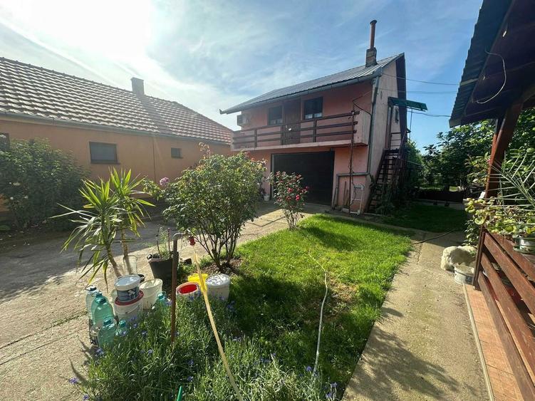 Casă cu 4 camere în Carei