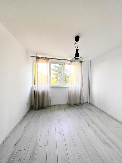 Apartament cu 2 camere semidecomandat, mobilat în Floreasca