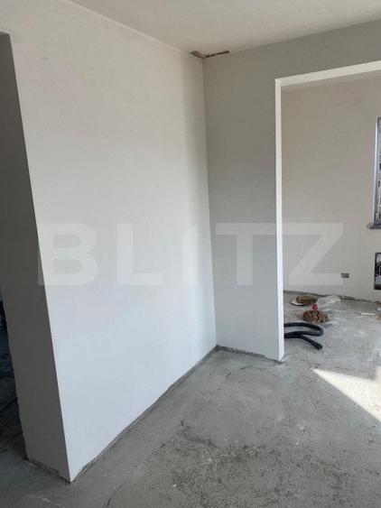 Duplex cu 4 camere cu Canalizare în Exterior Sud
