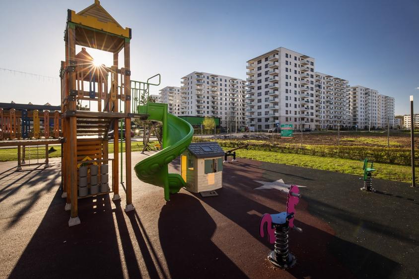 Apartament cu 3 camere decomandat în Nord