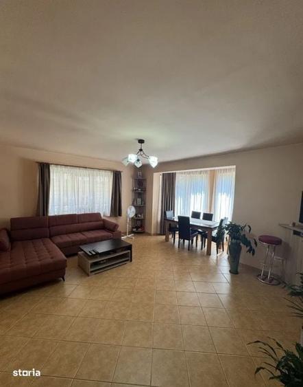 Casă cu 4 camere în Bună Ziua