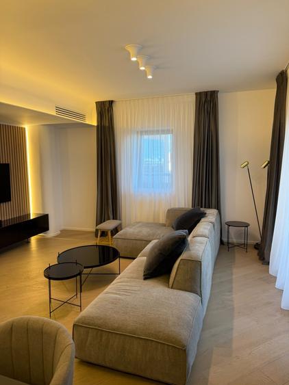 Apartament cu 3 camere decomandat în Cotroceni