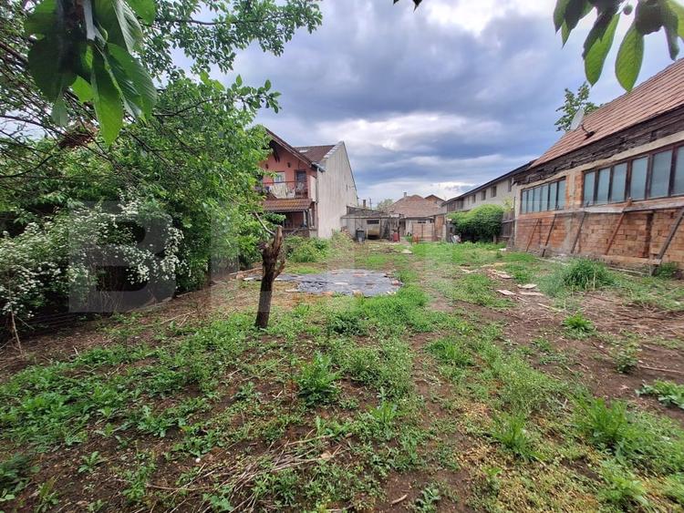 Casă individuală cu 4 camere cu Canalizare în Iris