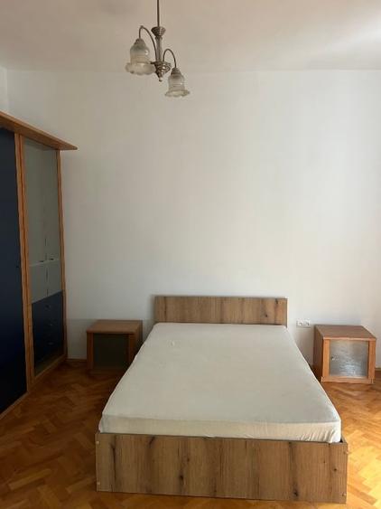 Apartament cu 2 camere nedecomandat, mobilat în Central