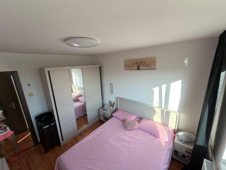 Apartament cu 3 camere decomandat în Olteniței