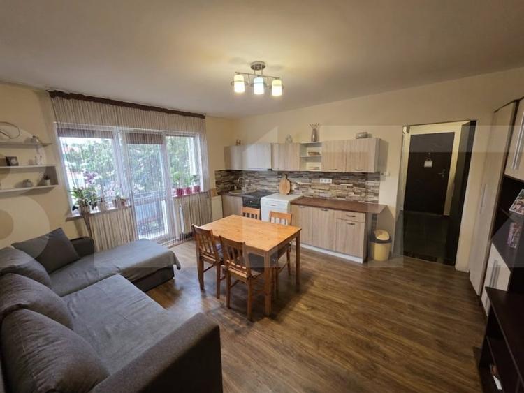 Apartament cu 2 camere semidecomandat, mobilat în Semicentral