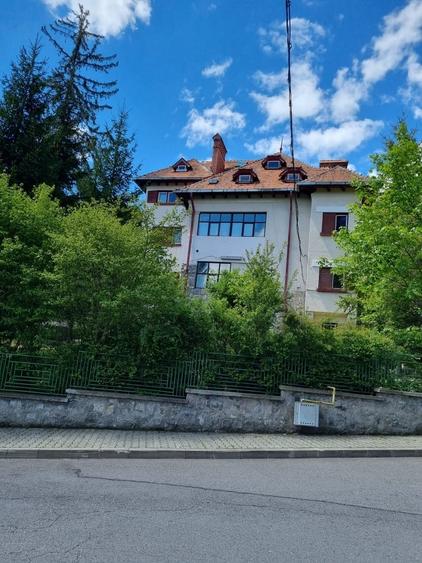 Casă cu 25 camere cu Teren 1000 Mp în Ultracentral